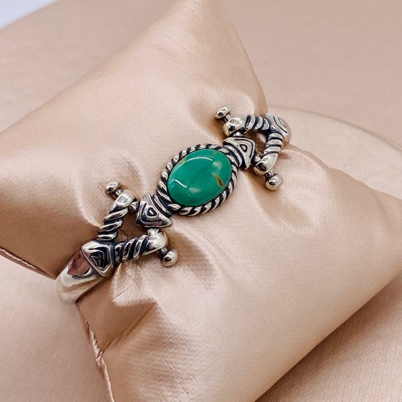 EUC Vintage 925 Sterling Silver Green Turquoise Toggle Bracelet - Picture 6 of 15